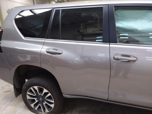 PUERTA TRASERA DERECHA TOYOTA LAND CRUISER (J15) 