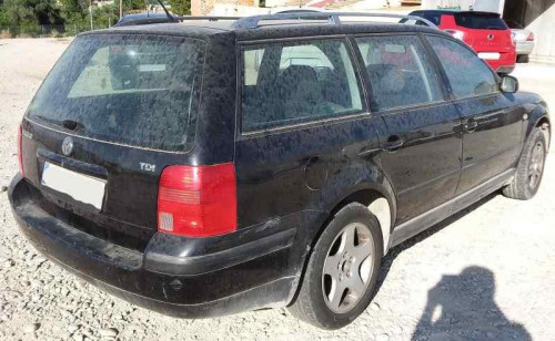 VOLKSWAGEN PASSAT VARIANT (3B5) — vehículo donante para recambios 