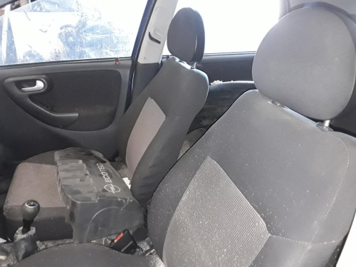 OPEL CORSA C — vehículo donante para recambios 