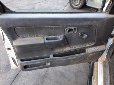 NISSAN PICKUP (D22)