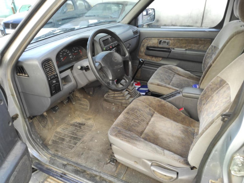 NISSAN PICKUP (D22) — vehículo donante para recambios 