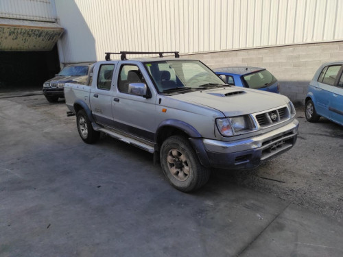 NISSAN PICKUP (D22) — vehículo donante para recambios 
