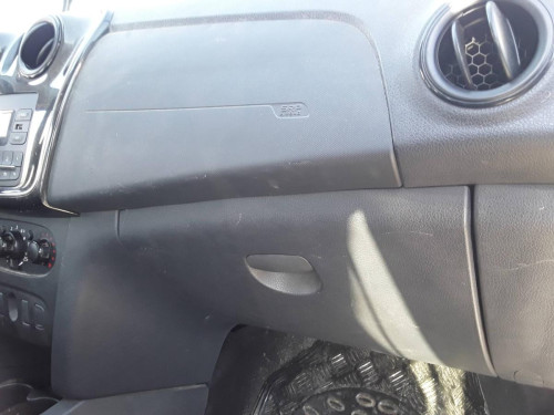 GUANTERA DACIA SANDERO II 