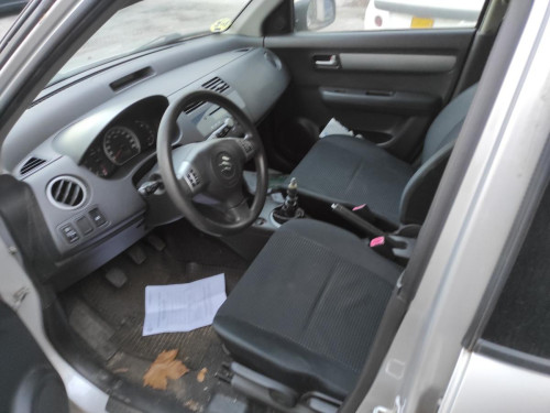 SUZUKI SWIFT BERLINA (RS/MZ) — vehículo donante para recambios 
