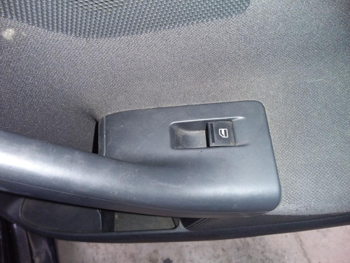 MANDO ELEVALUNAS TRASERO DERECHO Volkswagen GOLF V (1K1)(10.2003) 