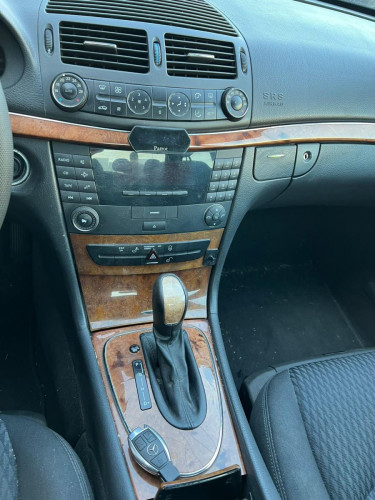  MERCEDES-BENZ CLASE E (BM 211) BERLINA 