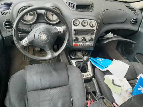 ALFA ROMEO 156 — vehículo donante para recambios 