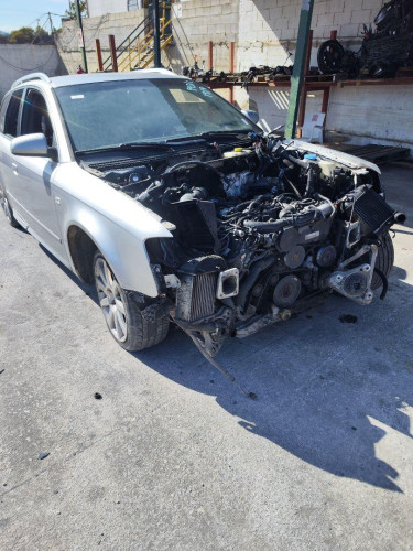 AUDI A4 AVANT (8E) — vehículo donante para recambios 