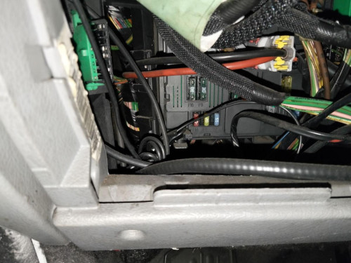 CAJA RELES / FUSIBLES CITROEN XSARA PICASSO 
