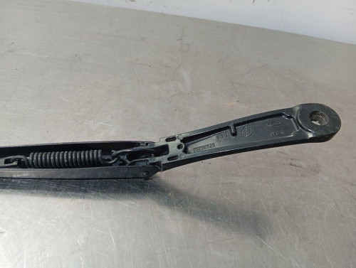  BRAZO LIMPIA DELANTERO DERECHO FORD PUMA 