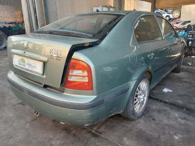 SKODA OCTAVIA BERLINA (1U2)