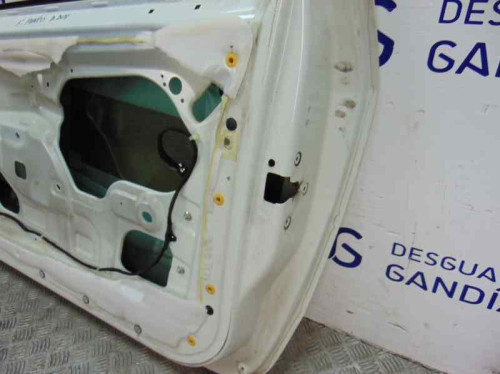 PUERTA DELANTERA DERECHA de segunda mano