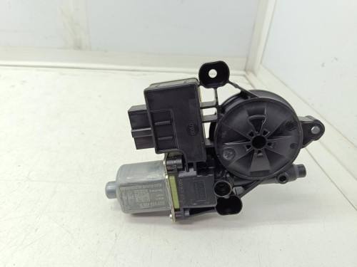  MOTOR ELEVALUNAS TRASERO DERECHO VOLKSWAGEN T-ROC (D11) 