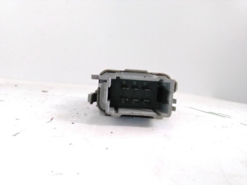  MANDO ELEVALUNAS TRASERO DERECHO 