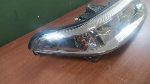 FARO DERECHO Renault LAGUNA II (BG0) 