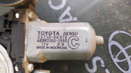 ELEVALUNAS DELANTERO DERECHO Toyota HILUX (KUN) 