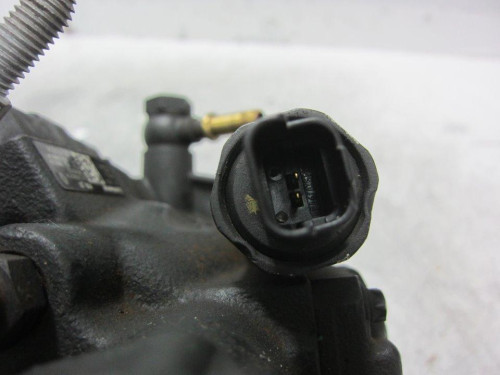 BOMBA INYECCION Renault MEGANE III BERLINA 5P 