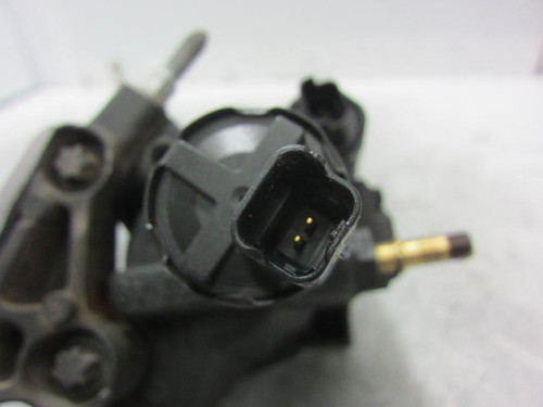  BOMBA INYECCION Renault MEGANE III BERLINA 5P 