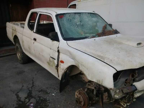  MITSUBISHI L200 (K64T) 