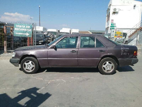 MERCEDES-BENZ CLASE 124 (BM 124) BERLINA — vehículo donante para recambios 