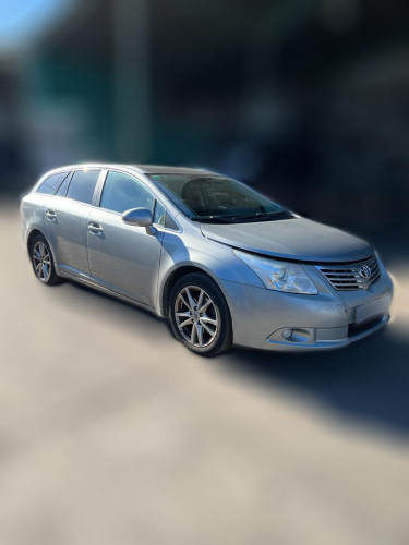 TOYOTA AVENSIS CROSS SPORT (T27) de segunda mano