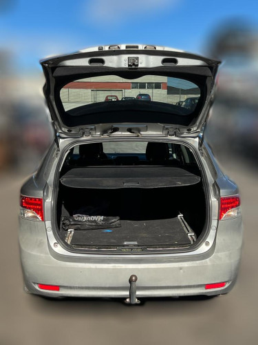 TOYOTA AVENSIS CROSS SPORT (T27) de segunda mano