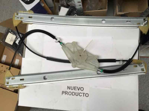 ELEVALUNAS DELANTERO DERECHO 