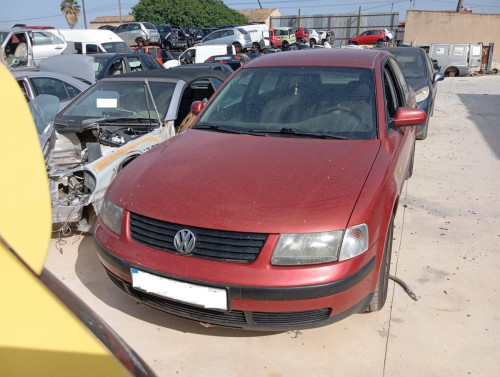  VOLKSWAGEN PASSAT BERLINA (3B2) 