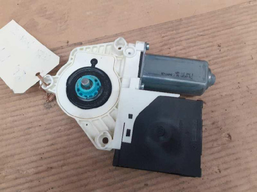  MOTOR ELEVALUNAS DELANTERO DERECHO 