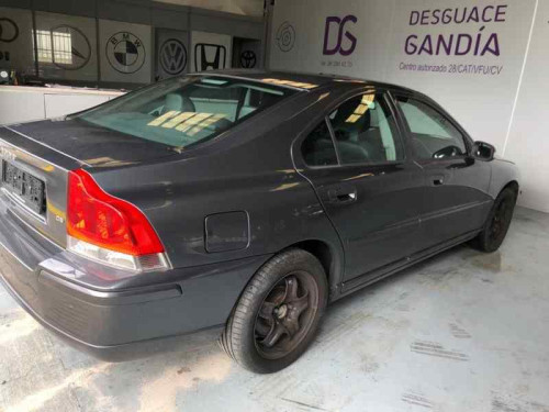  VOLVO S60 BERLINA 