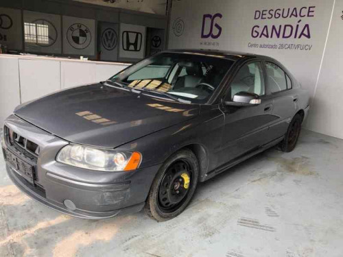  VOLVO S60 BERLINA 