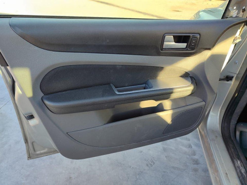  FORD FOCUS BERLINA (CB4) 