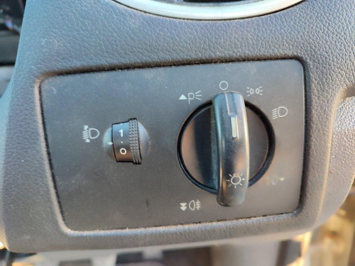 FORD FOCUS BERLINA (CB4) — vehículo donante para recambios 