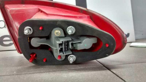  PILOTO TRASERO IZQUIERDO ALFA ROMEO 147 (190) 