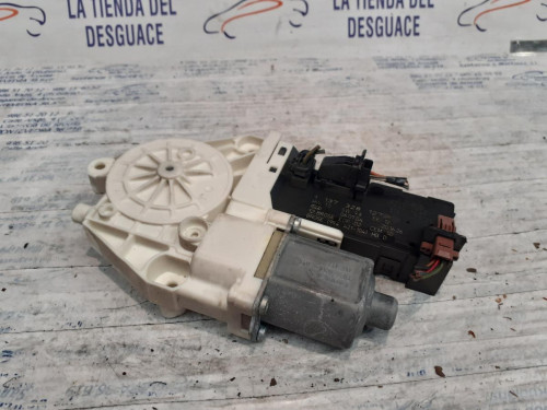  MOTOR ELEVALUNAS DELANTERO DERECHO 