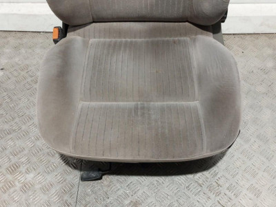 ASIENTO DELANTERO IZQUIERDO