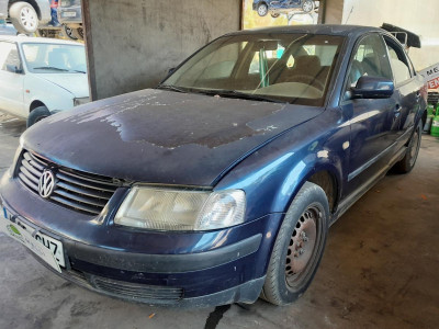 VOLKSWAGEN PASSAT BERLINA (3B2)