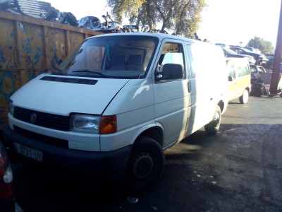 VOLKSWAGEN T4 TRANSPORTER BUS
