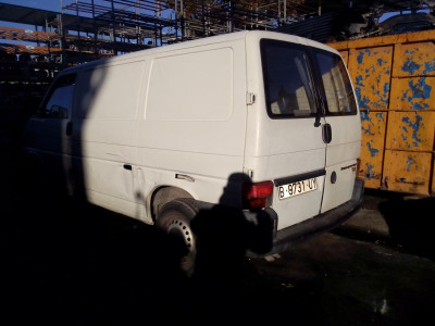 VOLKSWAGEN T4 TRANSPORTER BUS