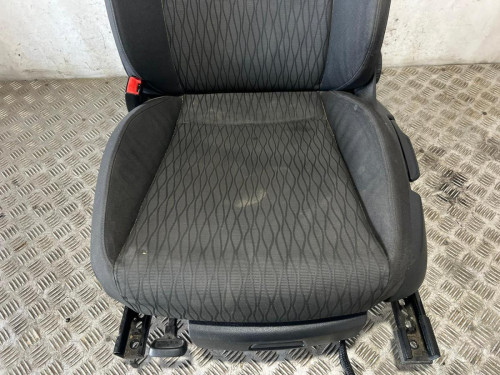 ASIENTO DELANTERO IZQUIERDO 