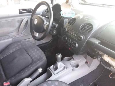 VOLKSWAGEN NEW BEETLE BERLINA (9C1/1C1)