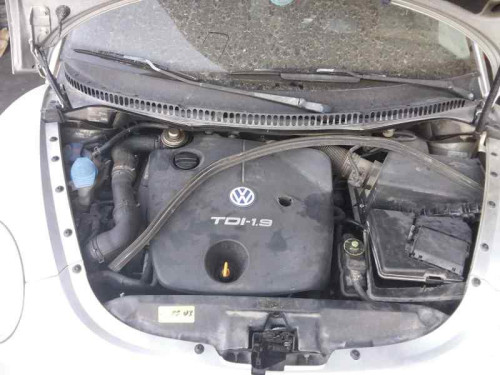 VOLKSWAGEN NEW BEETLE BERLINA (9C1/1C1) — vehículo donante para recambios 