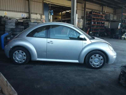 VOLKSWAGEN NEW BEETLE BERLINA (9C1/1C1) — vehículo donante para recambios 