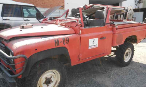 LAND ROVER DEFENDER (LD)() — автомобиль-донор на запчасти 