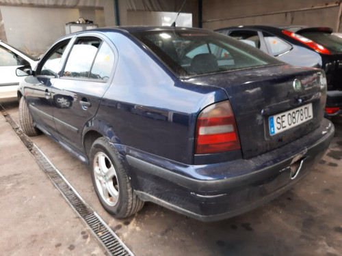  SKODA OCTAVIA BERLINA (1U2) 