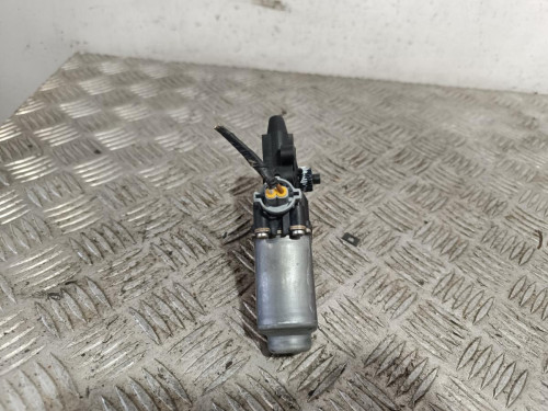 MOTOR ELEVALUNAS DELANTERO DERECHO 