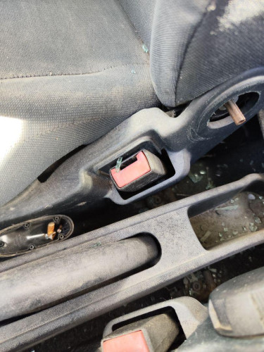 ENGANCHE CINTURON DELANTERO DERECHO Ford KA (CCU) 