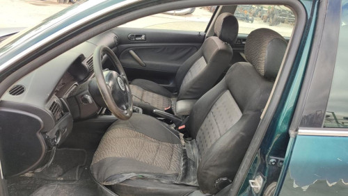  VOLKSWAGEN PASSAT BERLINA (3B3) 