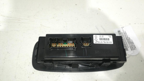  MANDO ELEVALUNAS DELANTERO IZQUIERDO RENAULT KADJAR 