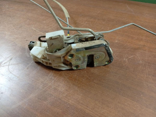 CERRADURA PUERTA DELANTERA IZQUIERDA Mitsubishi MONTERO (V60/V70) 